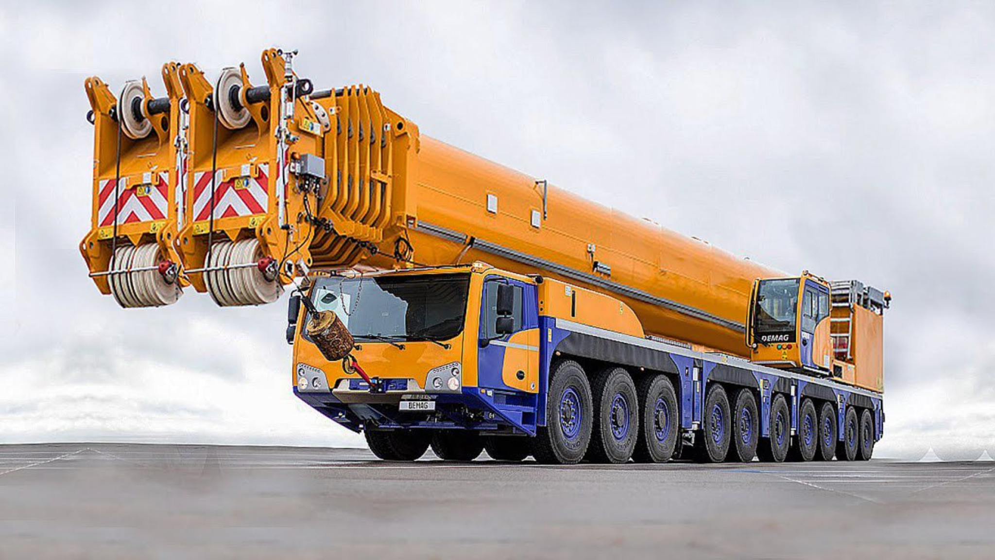 700 Ton Crane